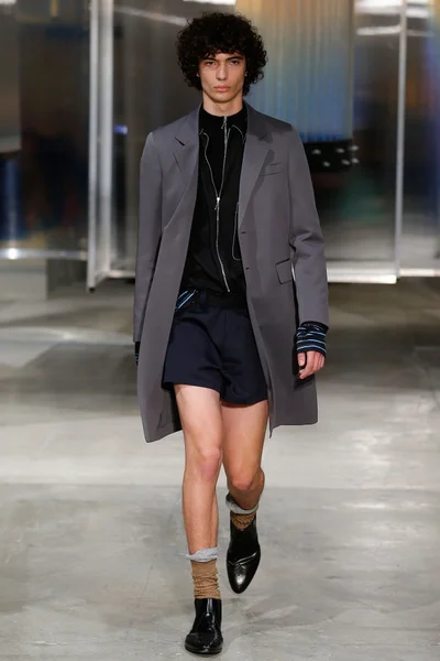 Look 9
